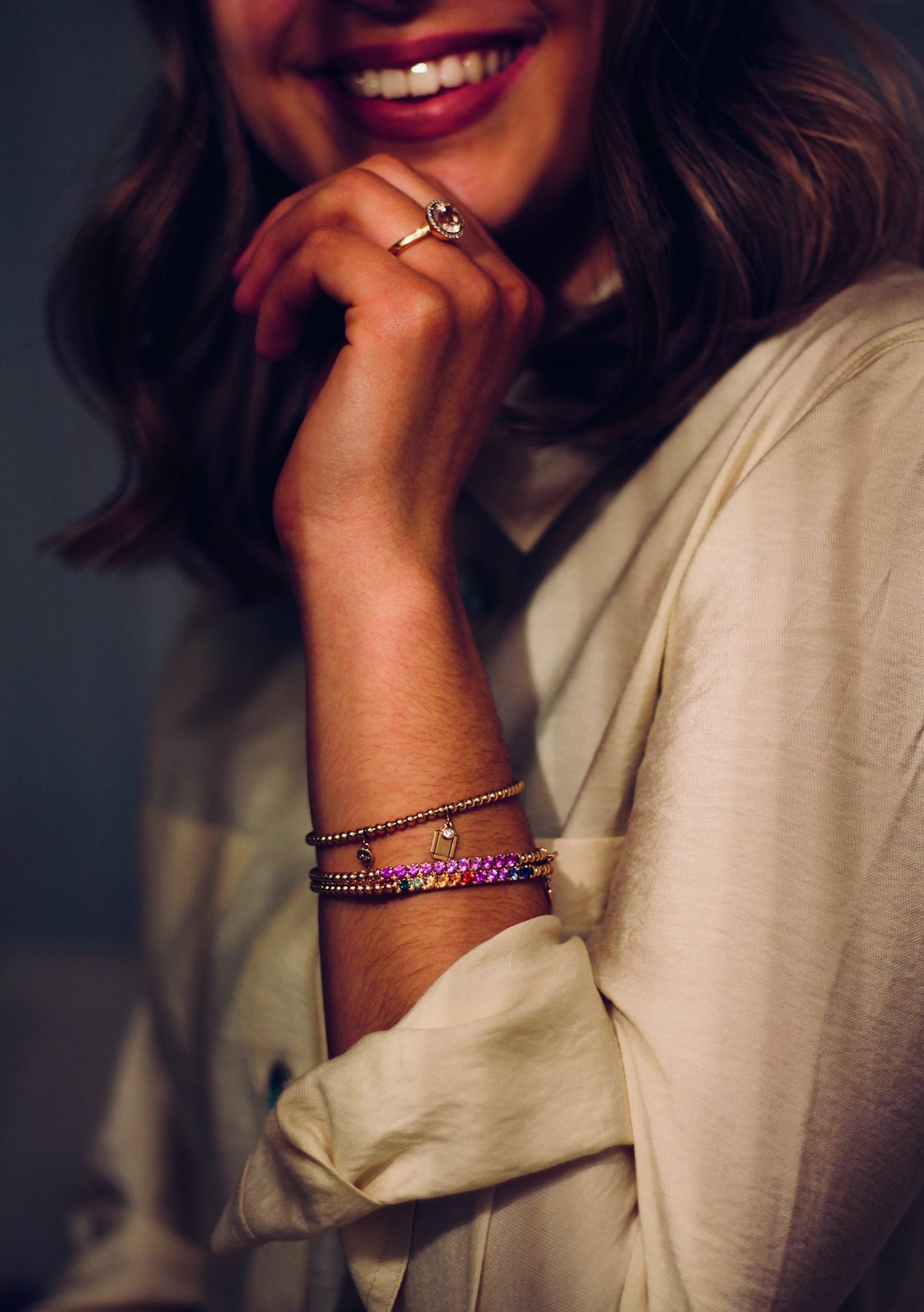 Capolavoro Rainbow Schmuck im Tragebild bei Juwelier bouz
