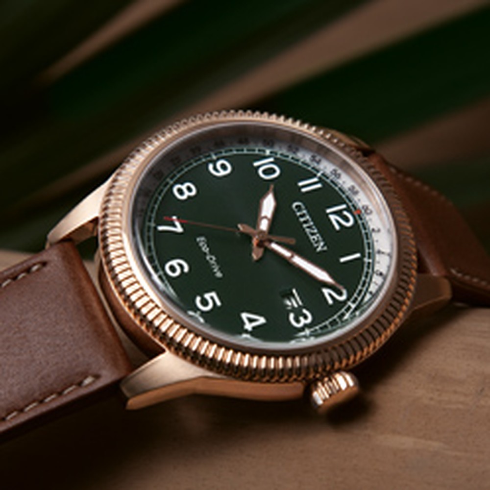 Citizen Eco-Drive Herrenuhr mit grünem Zifferblatt und Lederarmband bei Juwelier bouz