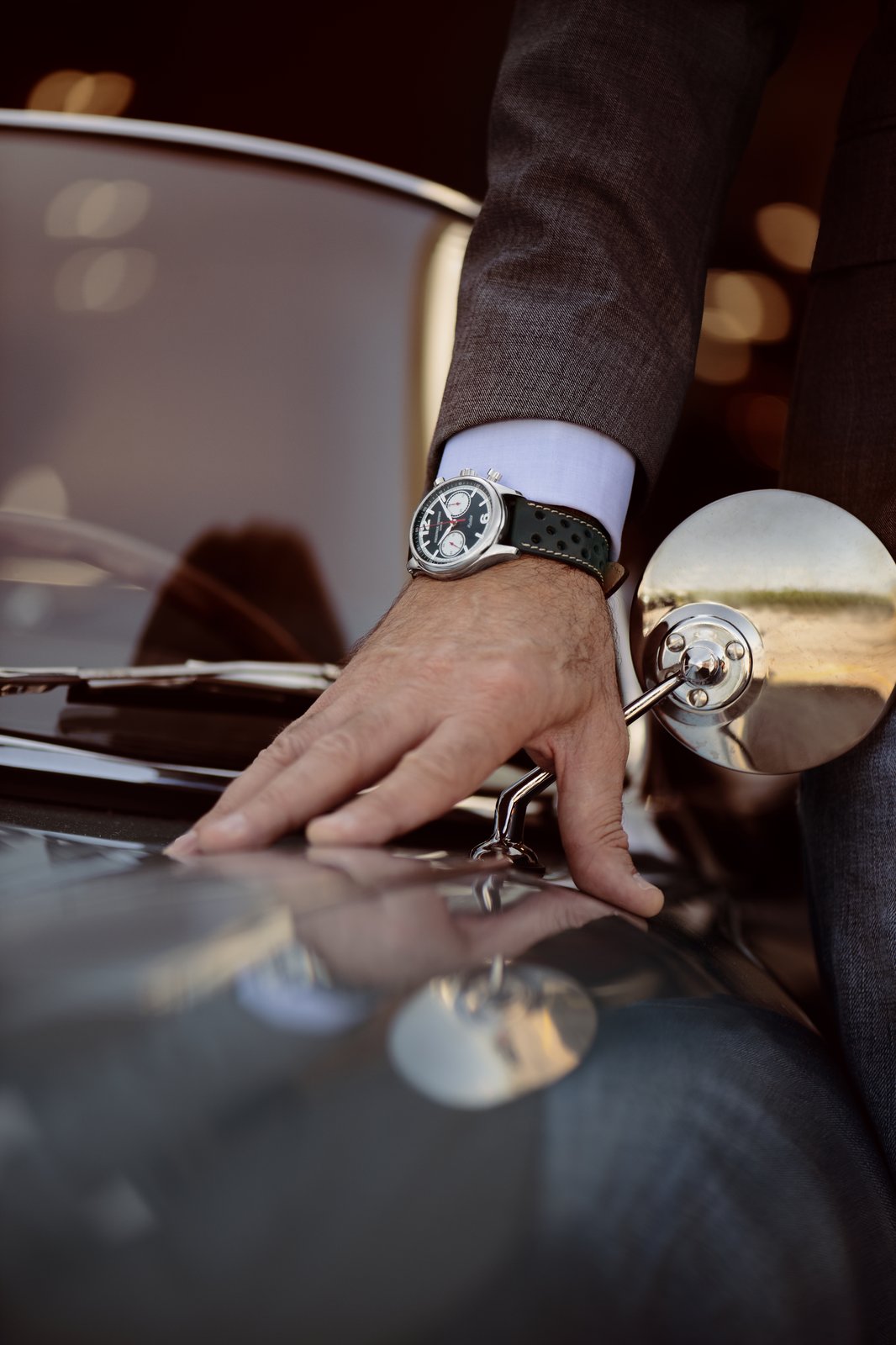 Frederique Constant Vintage Rally Healey im Lifestyle-Bild bei Juwelier bouz