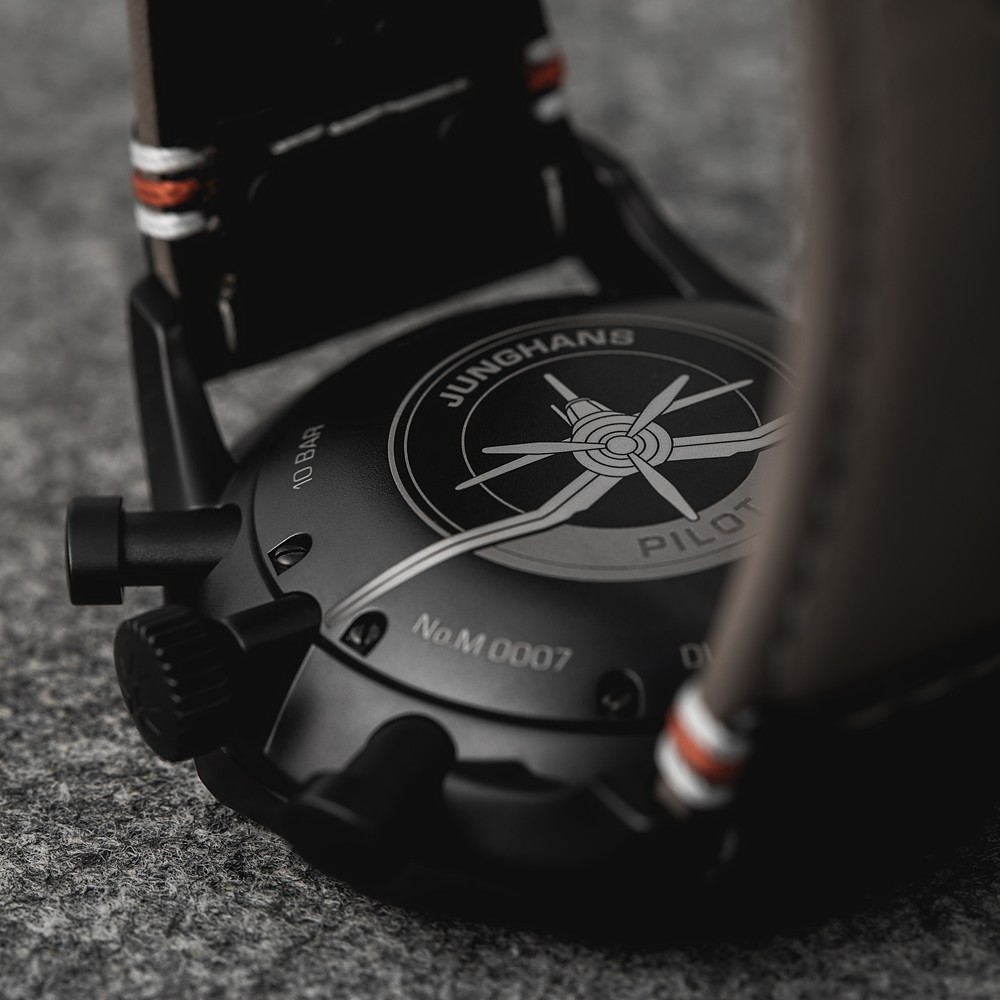 Junghans Pilot Detailansicht 3 bei Juwelier bouz