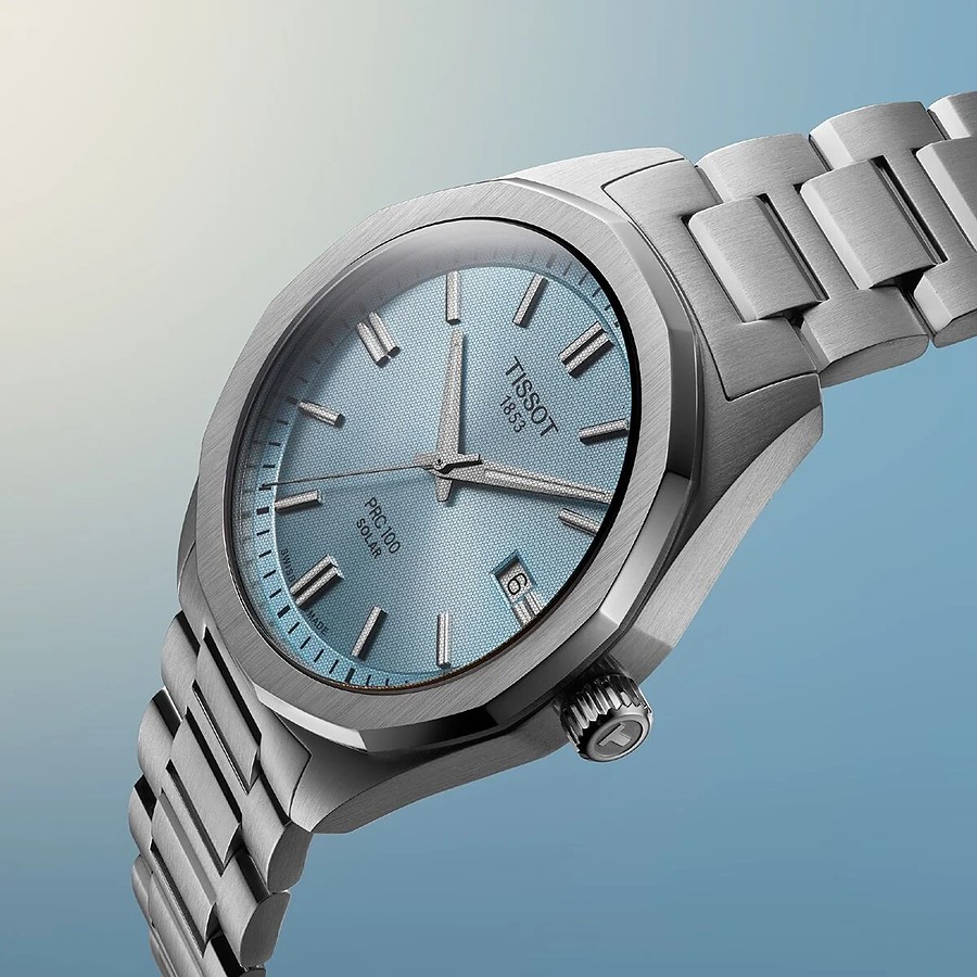 Tissot PRC 100 Solar mit hellblauem Zifferblatt bei Juwelier bouz